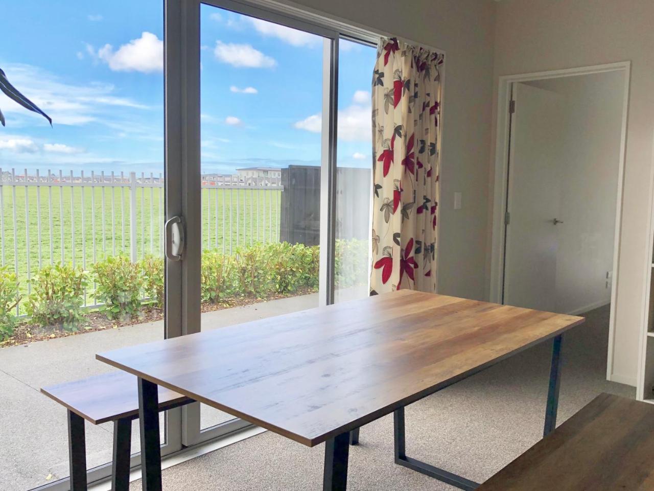 Lovely, Sunny, Home Sweet Home Christchurch Dış mekan fotoğraf