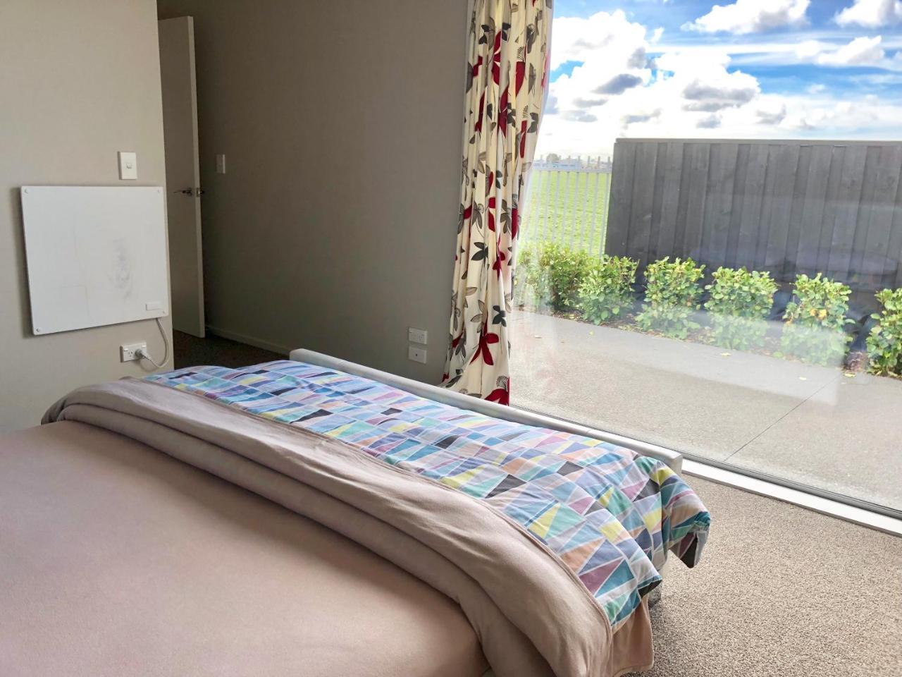 Lovely, Sunny, Home Sweet Home Christchurch Dış mekan fotoğraf