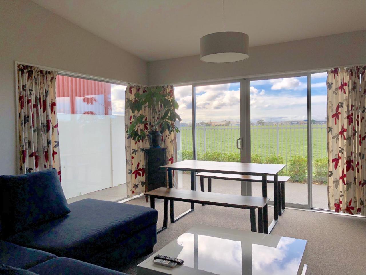 Lovely, Sunny, Home Sweet Home Christchurch Dış mekan fotoğraf