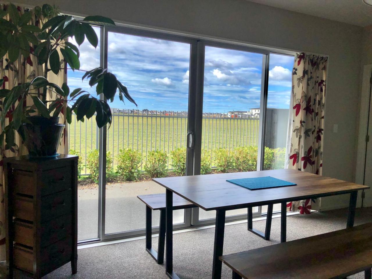 Lovely, Sunny, Home Sweet Home Christchurch Dış mekan fotoğraf