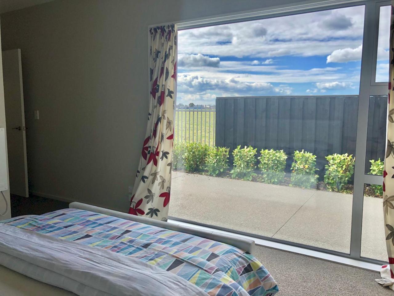 Lovely, Sunny, Home Sweet Home Christchurch Dış mekan fotoğraf
