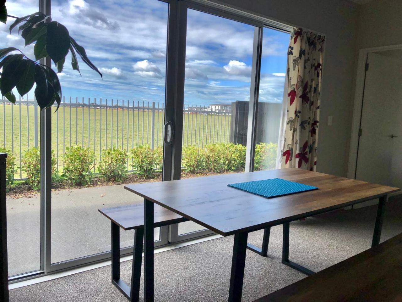 Lovely, Sunny, Home Sweet Home Christchurch Dış mekan fotoğraf